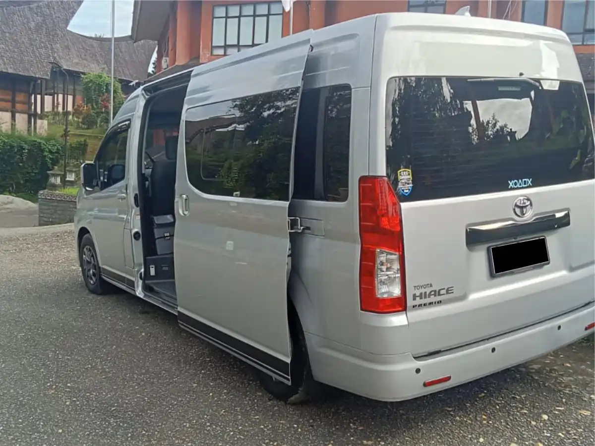 Sewa Hiace Premio Makassar