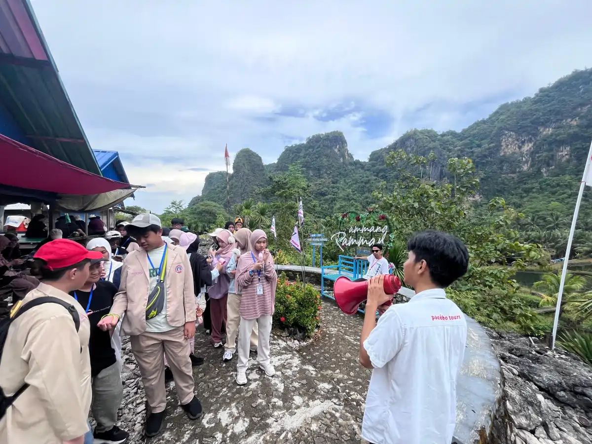 Titik kumpul Makassar → Rammang-Rammang → Leang-Leang → Pusat oleh-oleh → Makassar
