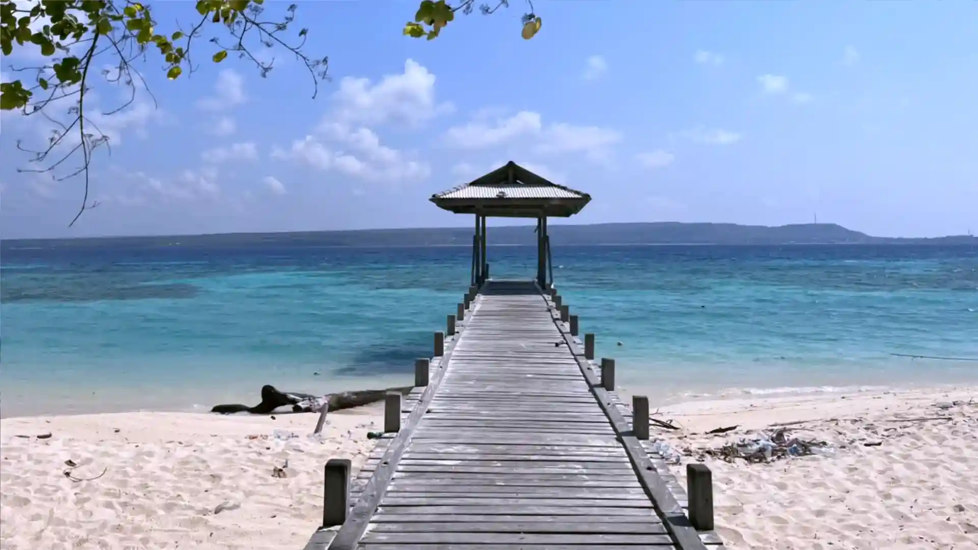 Pasir Putih & Laut Biru di Ujung Selatan Sulawesi
