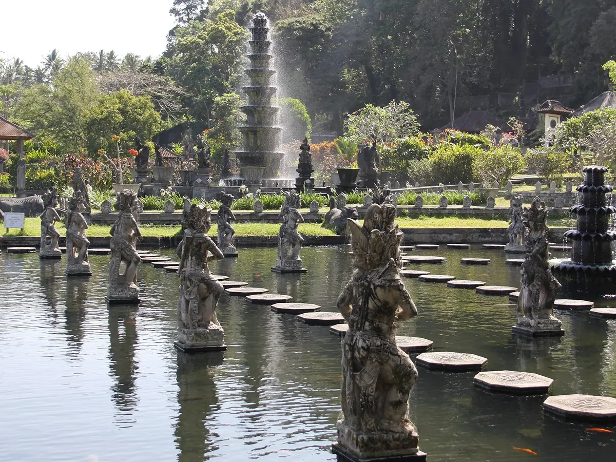 Candidasa → Taman Ujung → Tirta Gangga → Tenganan → Candidasa